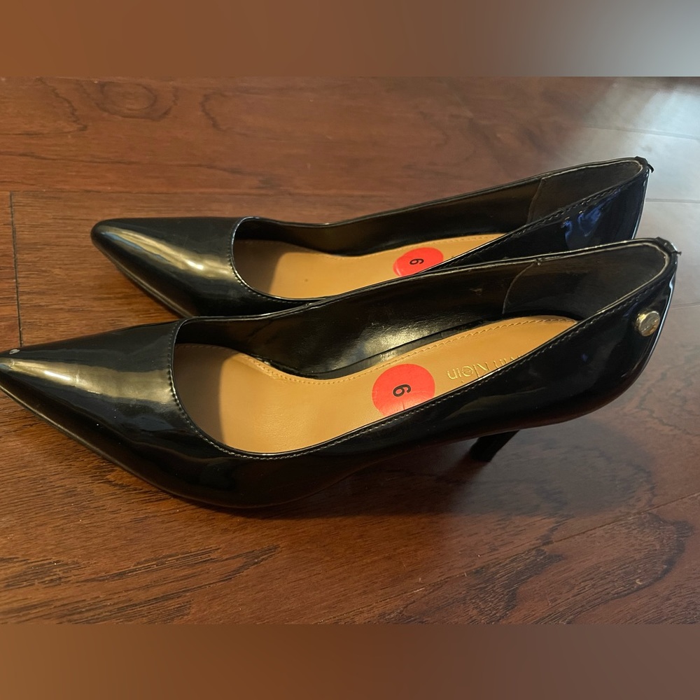 Calvin Klein women’s high heels size 6